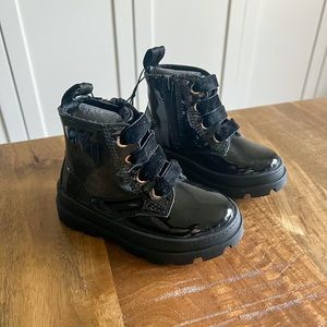 NWT H&M Toddler Girl Black Patent Leather Warm-Lined Boots Size 6
